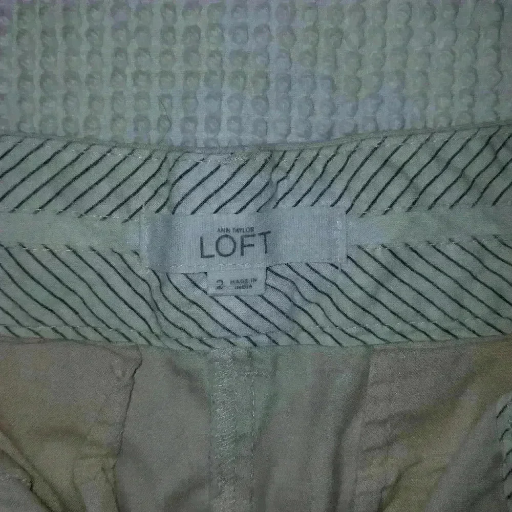 Ann Taylor Loft Riviera shorts - Picture 4 of 4
